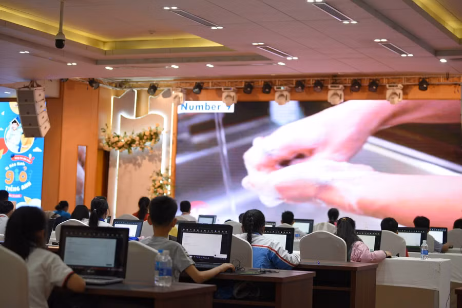 Cuộc thi "Vì Hoà Bình giỏi Tiếng Anh" thu hút sự hưởng ứng, tham gia nhiệt tình của các em học sinh .