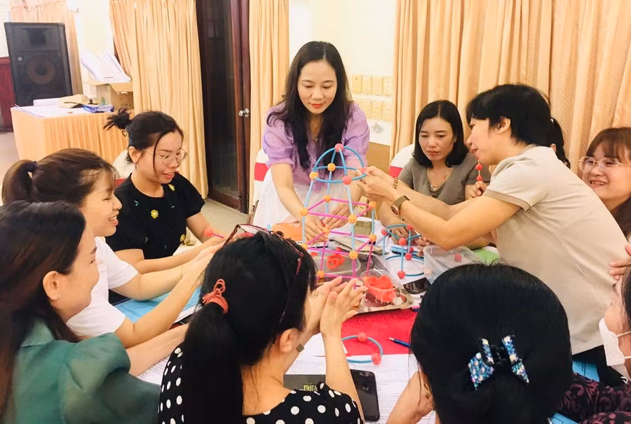 Giáo viên, cán bộ quản lý cốt cán mầm non tham gia Khóa tập huấn, bồi dưỡng do Bộ GD&amp;ĐT tổ chức.