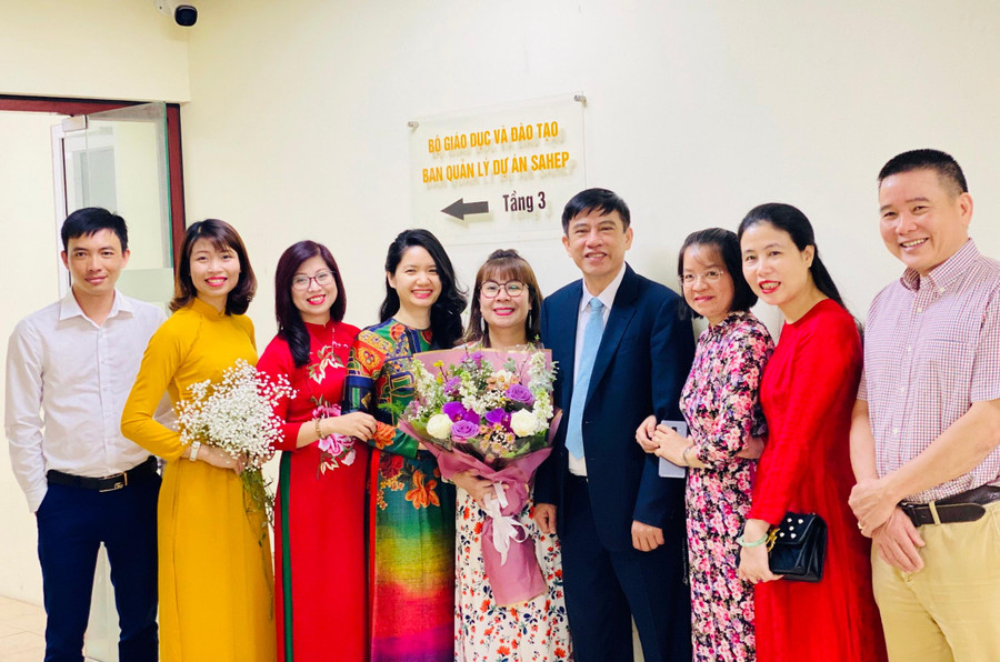 Ban Giám đốc và cán bộ, chuyên viên Ban Quản lý Dự án Nâng cao Chất lượng GDĐH. Ban Giám đốc và cán bộ, chuyên viên Ban Quản lý Dự án Nâng cao Chất lượng GDĐH.