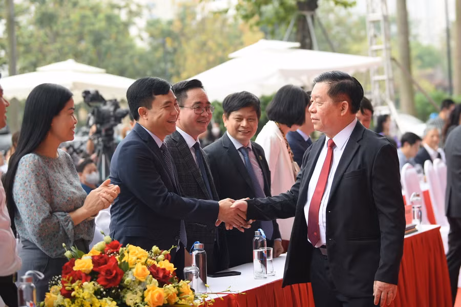 Tham dự buổi lễ có Bí thư Trung ương Đảng, Trưởng ban Tuyên giáo Trung ương Nguyễn Trọng Nghĩa.