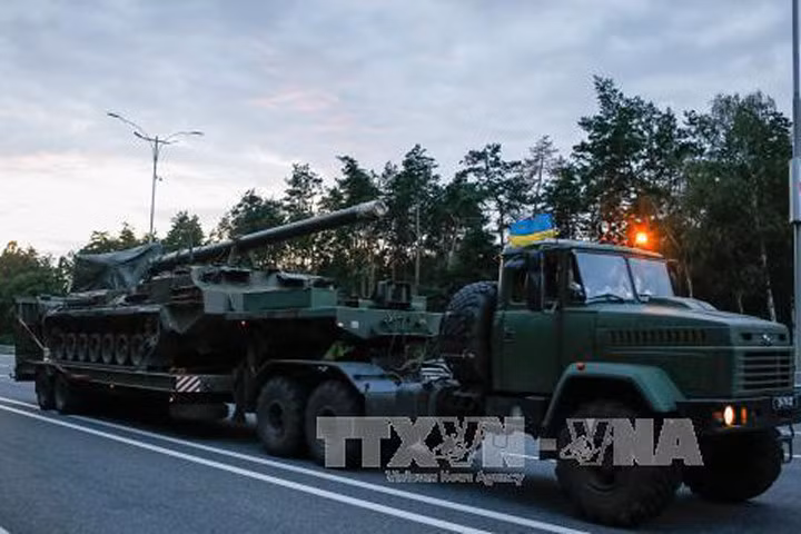 Xe quân sự của Ukraine. Ảnh: EPA/TTXVN