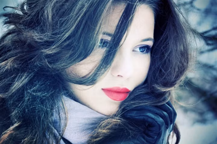 Là phụ nữ, muốn hạnh phúc, phải tự thương lấy mình