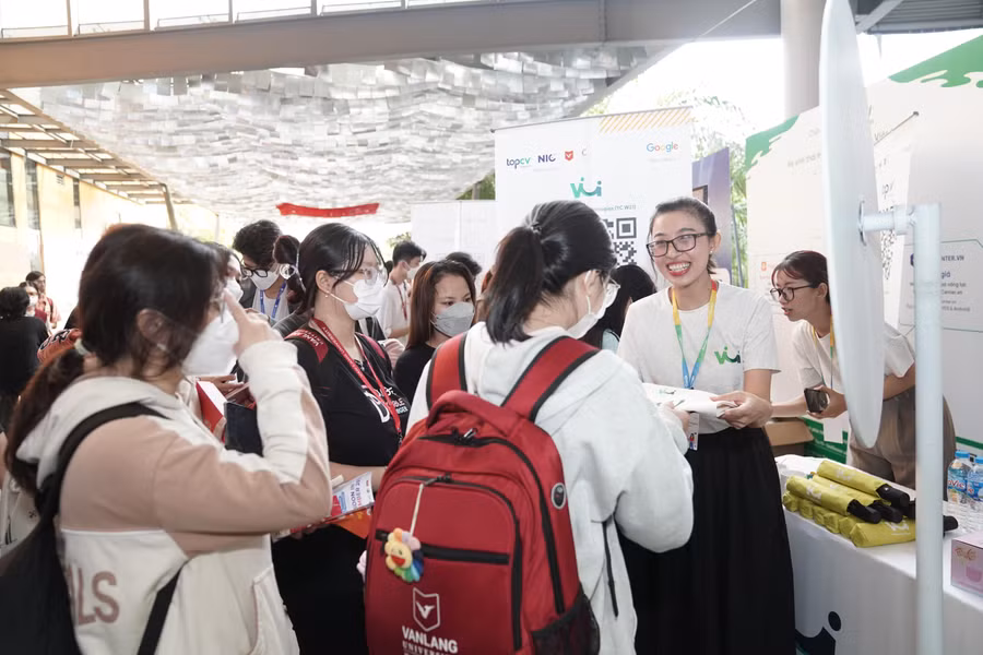 Trong một ngày tổ chức, sự kiện đã thu hút hơn 1,700 người tham dự trực tiếp, đánh dấu hoạt động đầu tiên thuộc chương trình thực tập dành cho các học viên của Chương trình phát triển nhân tài Số.