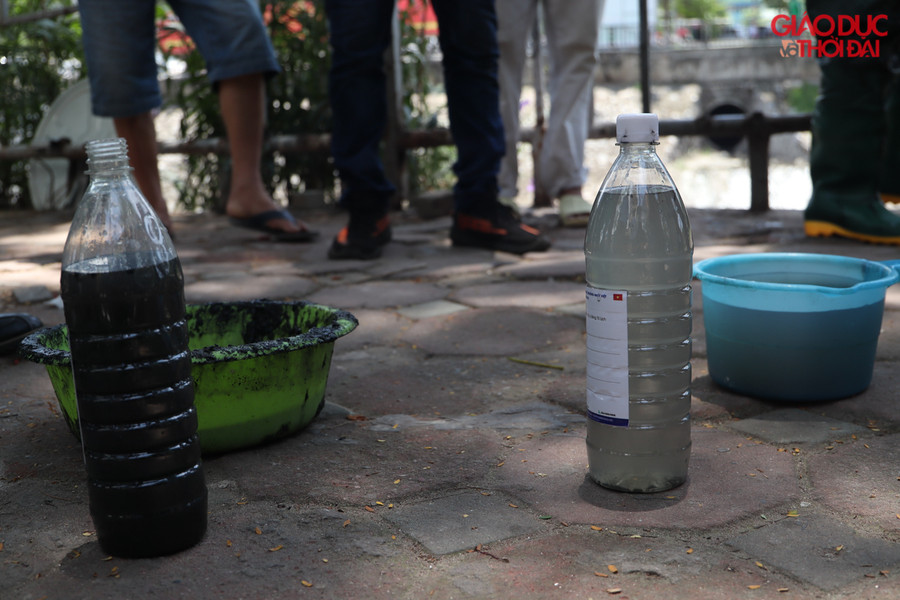 Mẫu nước được lấy tại khu vực xử lý tại sông Tô Lịch cho kết quả đáng kinh ngạc.