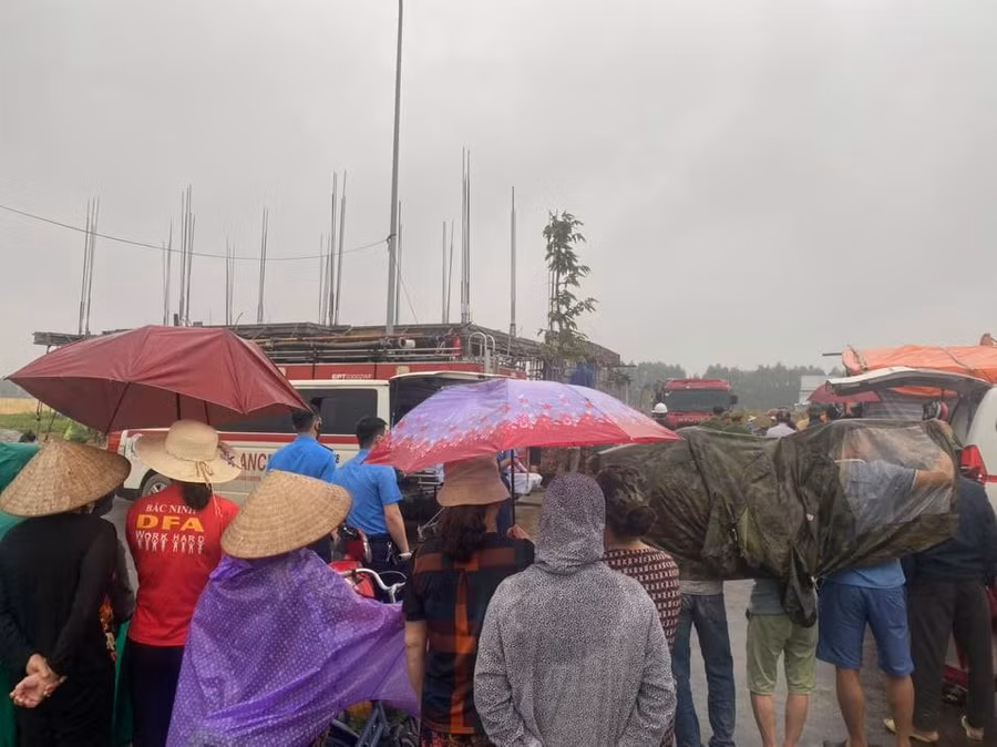 Bắc Ninh: Sập giàn giáo công trình, 2 công nhân thiệt mạng ảnh 4