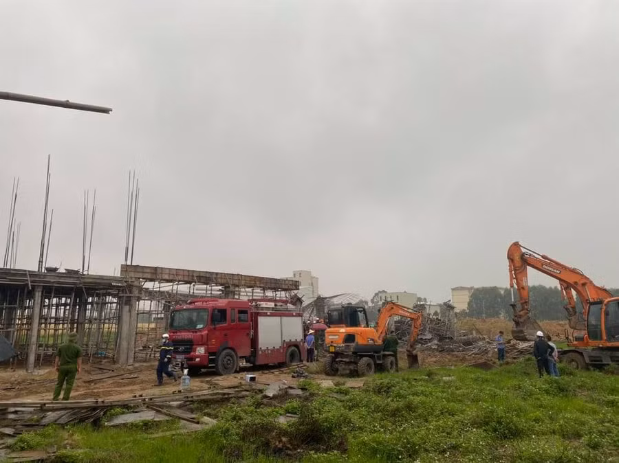 Bắc Ninh: Sập giàn giáo công trình, 2 công nhân thiệt mạng ảnh 2