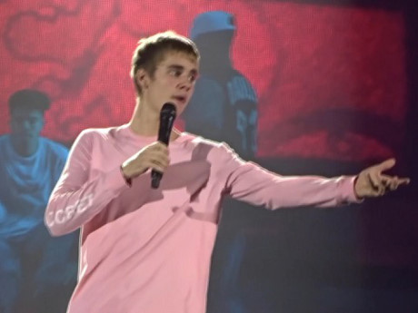 Nguoi ham mo doi Justin Bieber hoan lai tien ve vi hat nhep - Anh 1