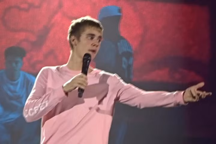 Người hâm mộ đòi Justin Bieber hoàn lại tiền vé vì hát nhép