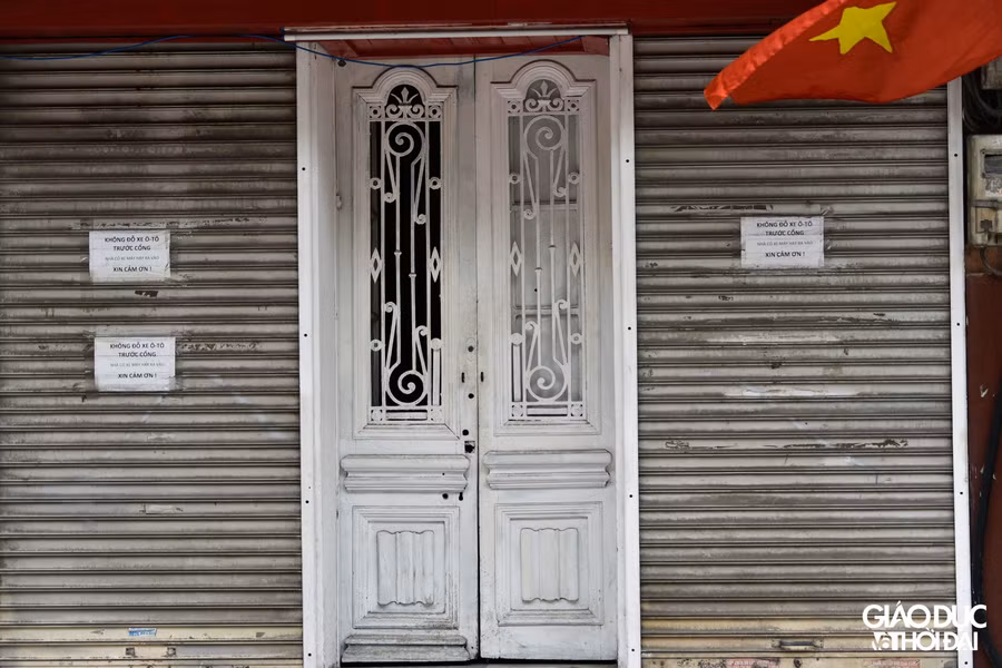 Sắc đỏ trên đường phố Hà Nội chào mừng Quốc khánh 2/9 ảnh 4