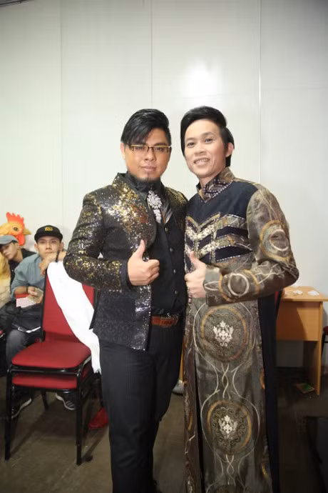 Nghe si Hoai Linh dien trang phuc nang 10kg dong Tao Quan - Anh 3