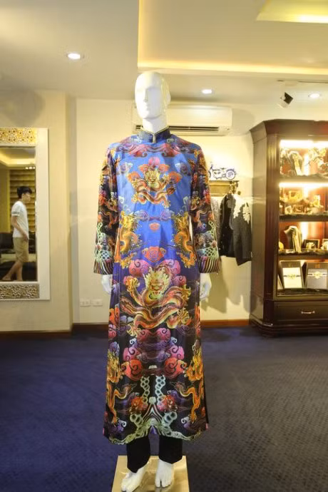 Nghe si Hoai Linh dien trang phuc nang 10kg dong Tao Quan - Anh 2