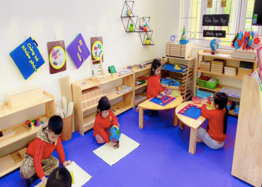Góc học tập của bé tại Trường MN Cầu Vồng, tỉnh Ninh Bình Góc học tập của bé tại Trường MN Cầu Vồng, tỉnh Ninh Bình