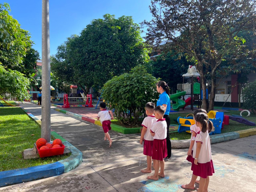 Soạn thảo “Bộ chuẩn phát triển trẻ em 5 tuổi” nhằm nâng cao chất lượng chăm sóc – giáo dục trẻ mầm non. Soạn thảo “Bộ chuẩn phát triển trẻ em 5 tuổi” nhằm nâng cao chất lượng chăm sóc – giáo dục trẻ mầm non.