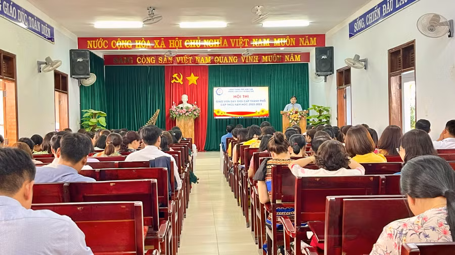 Phòng GD&ĐT thành phố Kon Tum khai mạc Hội thi giáo viên dạy giỏi cấp thành phố, cấp THCS năm học 2022-2023.