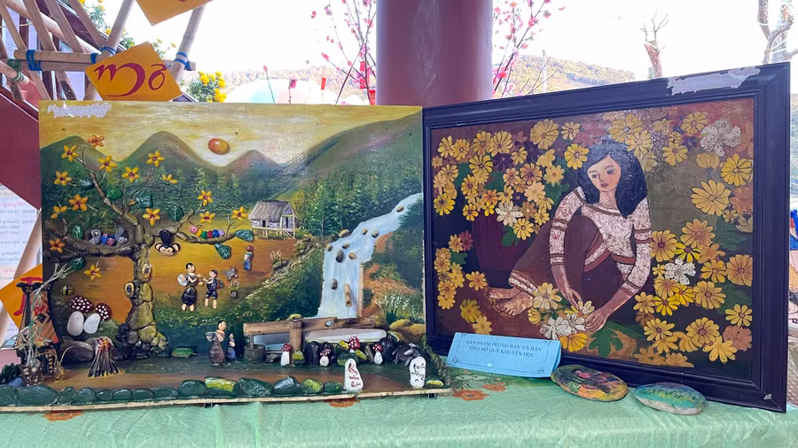 Cuộc thi và Triển lãm nghệ thuật “Thắp sáng ước mơ” nhằm thực hiện có hiệu quả chương trình GDPT 2018, tạo sân chơi, hoạt động trải nghiệm bổ ích cho giáo viên và học sinh. Qua đó phát hiện những học sinh có năng khiếu hội họa để đào tạo, bồi dưỡng nhằm phát triển toàn diện năng lực, phẩm chất. Bên cạnh đó, thúc đẩy, tăng cường tổ chức các hoạt động trải nghiệm, tăng cường tiếng Việt cho học sinh dân tộc thiểu số. Đặc biệt, cuộc thi cũng nhằm khơi dậy tình yêu quê hương đất nước, ý thức giữ gìn bản sắc dân tộc, quảng bá về thiên nhiên, con người, văn hóa đặc sắc của huyện Tu Mơ Rông.