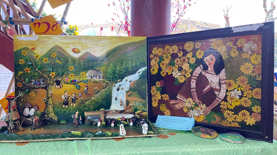 Cuộc thi và Triển lãm nghệ thuật “Thắp sáng ước mơ” nhằm thực hiện có hiệu quả chương trình GDPT 2018, tạo sân chơi, hoạt động trải nghiệm bổ ích cho giáo viên và học sinh. Qua đó phát hiện những học sinh có năng khiếu hội họa để đào tạo, bồi dưỡng nhằm phát triển toàn diện năng lực, phẩm chất. Bên cạnh đó, thúc đẩy, tăng cường tổ chức các hoạt động trải nghiệm, tăng cường tiếng Việt cho học sinh dân tộc thiểu số. Đặc biệt, cuộc thi cũng nhằm khơi dậy tình yêu quê hương đất nước, ý thức giữ gìn bản sắc dân tộc, quảng bá về thiên nhiên, con người, văn hóa đặc sắc của huyện Tu Mơ Rông. Cuộc thi và Triển lãm nghệ thuật “Thắp sáng ước mơ” nhằm thực hiện có hiệu quả chương trình GDPT 2018, tạo sân chơi, hoạt động trải nghiệm bổ ích cho giáo viên và học sinh. Qua đó phát hiện những học sinh có năng khiếu hội họa để đào tạo, bồi dưỡng nhằm phát triển toàn diện năng lực, phẩm chất. Bên cạnh đó, thúc đẩy, tăng cường tổ chức các hoạt động trải nghiệm, tăng cường tiếng Việt cho học sinh dân tộc thiểu số. Đặc biệt, cuộc thi cũng nhằm khơi dậy tình yêu quê hương đất nước, ý thức giữ gìn bản sắc dân tộc, quảng bá về thiên nhiên, con người, văn hóa đặc sắc của huyện Tu Mơ Rông.