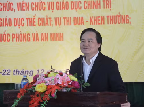 Bộ trưởng Phùng Xuân Nhạ phát biểu tại buổi tập huấn