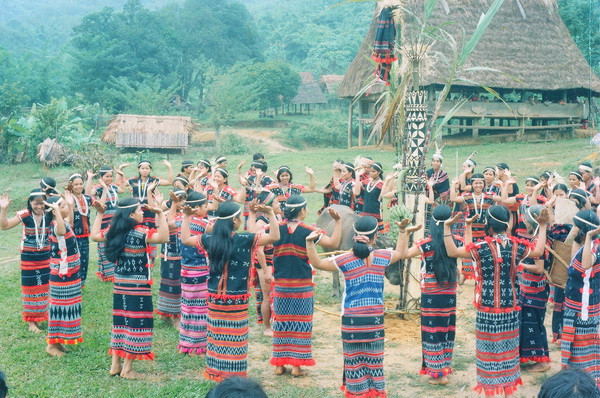 Tung tung, Ya yas - Vũ điệu dâng trời đất của người Cơ Tu