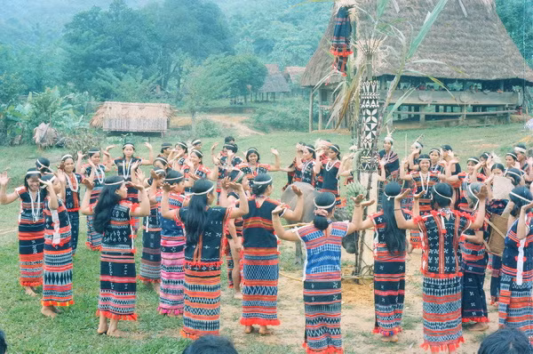 Tung tung, Ya yas - Vũ điệu dâng trời đất của người Cơ Tu