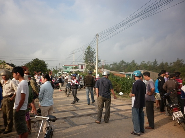 Một phụ nữ bị tàu lửa cán chết tại chỗ