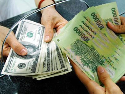 Tăng tỷ giá liên ngân hàng lên 20.678 đồng/USD