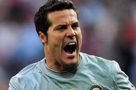 Julio Cesar phủ nhận tin đồn gia nhập Man United