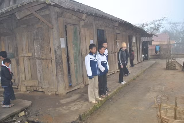 Các em học sinh bán trú trường THCS Tỏa Tình