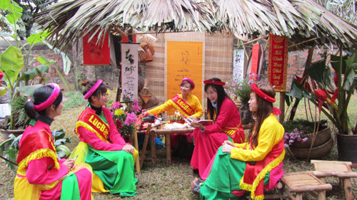  Duyên dáng những cô nàng Lục bát