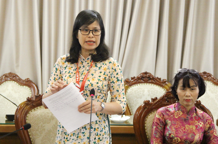 PGS.TS Lê Thị Thái tham luận tại hội nghị. PGS.TS Lê Thị Thái tham luận tại hội nghị.