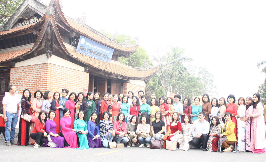 Đoàn chụp ảnh lưu niệm tại Chùa Vĩnh Nghiêm (Yên Dũng, Bắc Giang). Đoàn chụp ảnh lưu niệm tại Chùa Vĩnh Nghiêm (Yên Dũng, Bắc Giang).