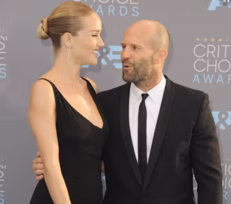 10 cap doi noi tieng voi su cach biet lon ve tuoi tac - Anh 2