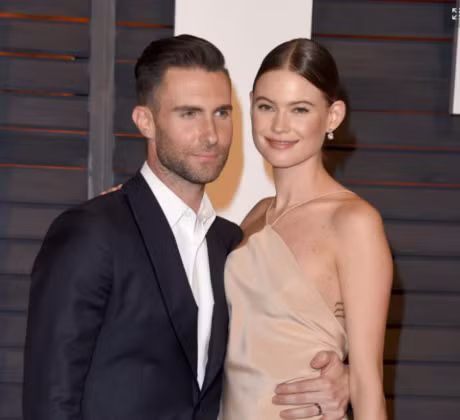 10 cap doi noi tieng voi su cach biet lon ve tuoi tac - Anh 8