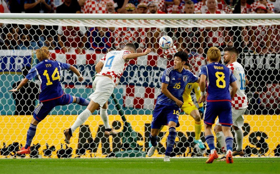 Ivan Perisic ghi bàn gỡ hòa 1 - 1 cho Croatia. Ảnh: John Sibley/Reuters.