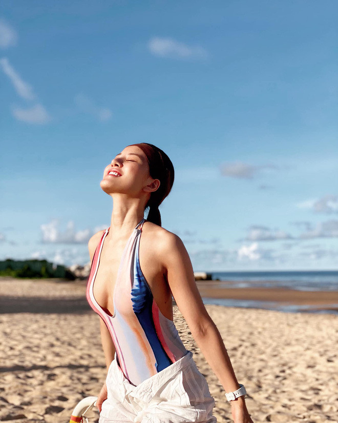 Chị gái xinh đẹp, nóng bỏng của hot girl Trâm Anh