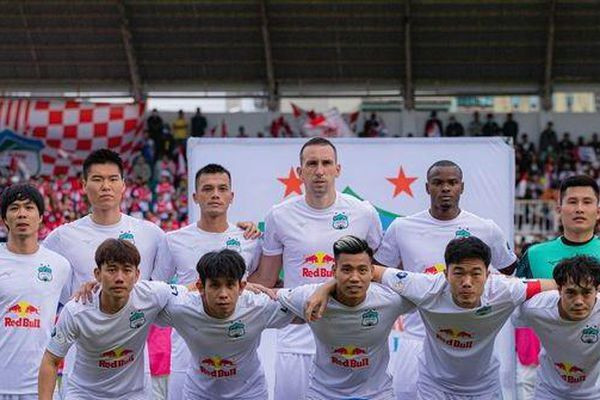 CLB HAGL ra quyết định bất ngờ vì dịch Covid-19