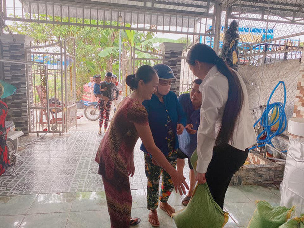 Vợ hai Vân Quang Long công khai tiền phúng viếng và mối quan hệ với bố mẹ chồng sau lễ tang