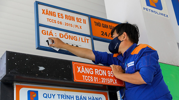 Xăng dầu lại đồng loạt tăng giá lần thứ 5 liên tiếp