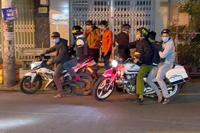 Nổ súng vây bắt hàng chục quái xế nẹt pô ing ỏi