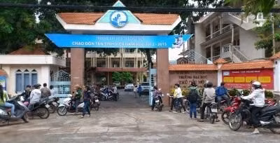 Nữ sinh viên mắc Covid-19 ở Bình Dương: Đi học, đi ăn cơm bụi, ăn lẩu Kichi