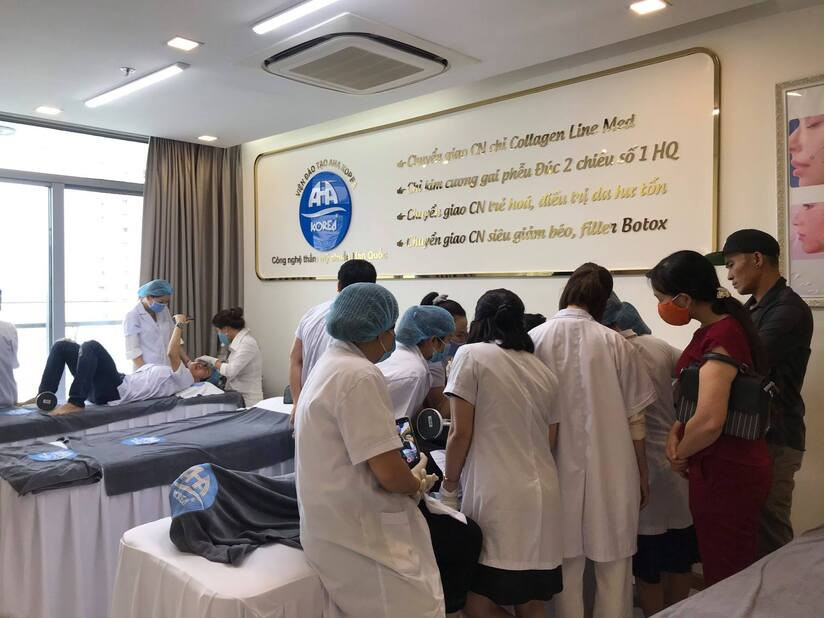 Viện thẩm mỹ AHA KOREA: Cấp chứng chỉ quốc tế kèm bằng y chính quy chỉ sau vài ngày đào tạo?