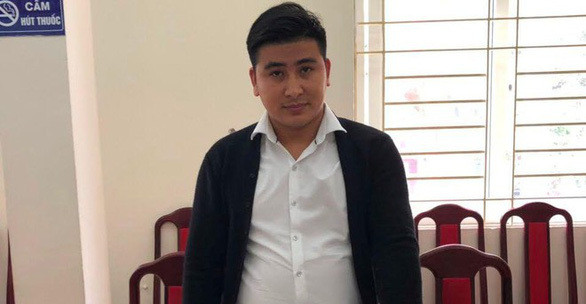 Dùng dây trói người yêu của bạn trong ôtô để cưỡng hiếp