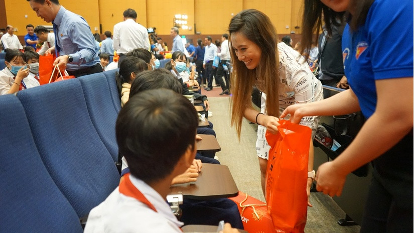 Tân Hiệp Phát chung tay mang Xuân yêu thương đến hàng ngàn trẻ em khó khăn tỉnh Bình Dương