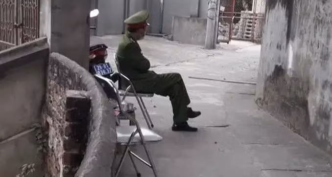 Cách ly nhà riêng của bác sĩ trở về từ Quảng Ninh