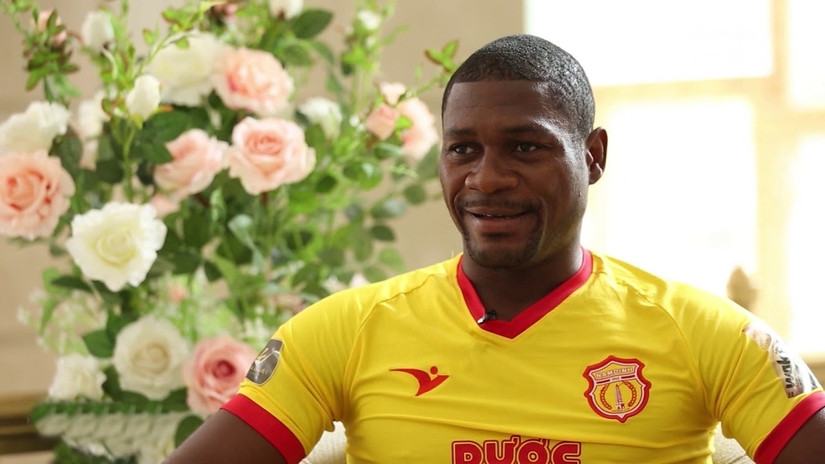 Tony Agbaji "không thể tin" Nam Định đè bẹp Hà Nội FC với tỷ số 3-0 ảnh 1 Tony Agbaji "không thể tin" Nam Định đè bẹp Hà Nội FC với tỷ số 3-0 ảnh 1