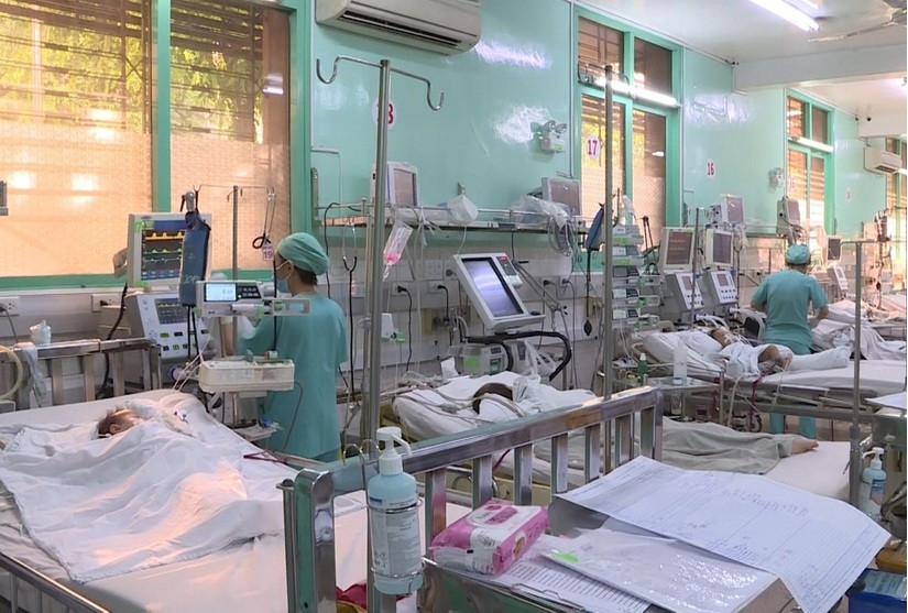 Bé gái 3 tuổi ở TP.HCM bị mẹ ruột bạo hành đã tử vong