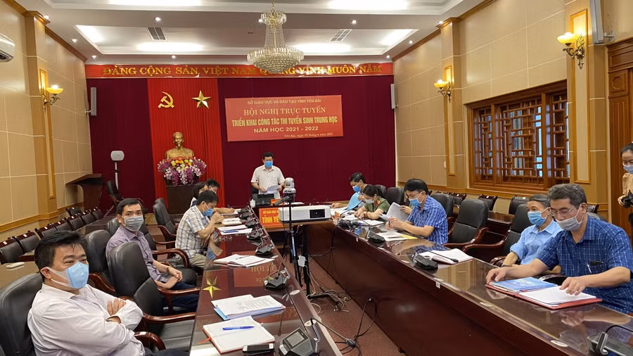 Hội nghị trực tuyến thi tuyển sinh trung học 2021 - 2022