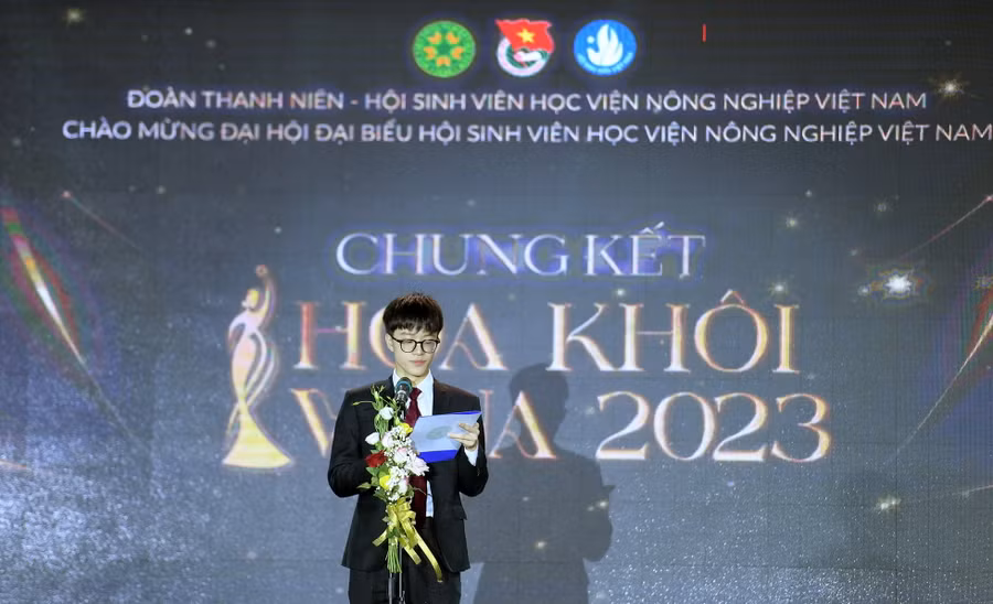 Đồng chí Trần Đức Minh – Phó Bí thư Đoàn Thanh niên, Chủ tịch Hội Sinh viên Học viện Nông nghiệp Việt Nam phát biểu khai mạc.