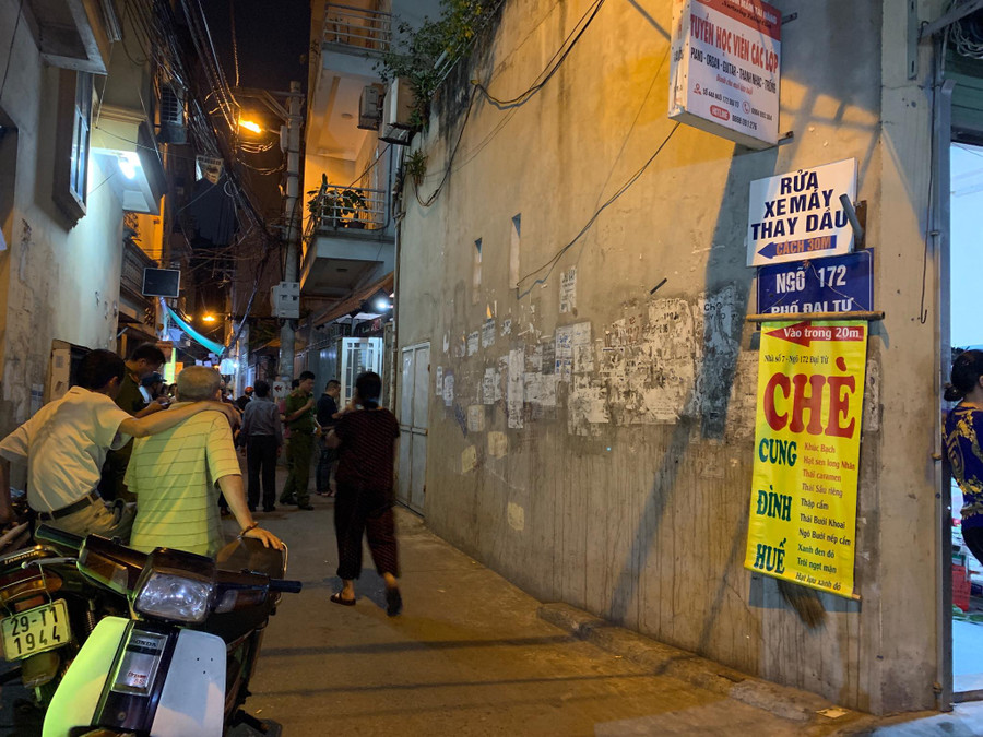 Ngay sau khi nhận được tin báo lực lượng chức năng đã có mặt tại hiện trường. Ngay sau khi nhận được tin báo lực lượng chức năng đã có mặt tại hiện trường.