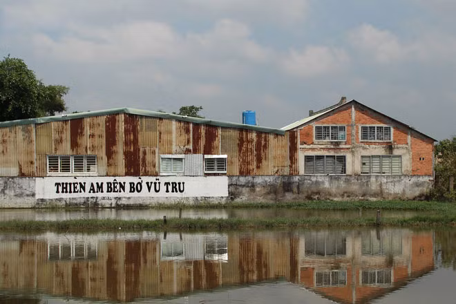 Tịnh thất Bồng Lai - nay đổi tên thành Thiền am Bên bờ Vũ trụ.