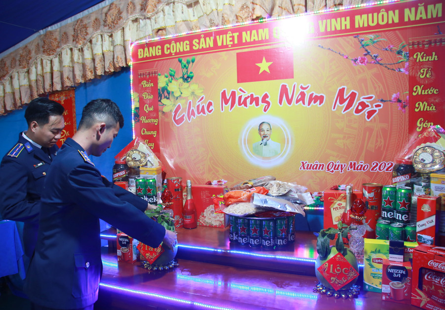 Không gian để cán bộ, chiến sĩ Cảnh sát biển đón Tết cũng như tổ chức các hoạt động được chuẩn bị khá đẹp mắt.